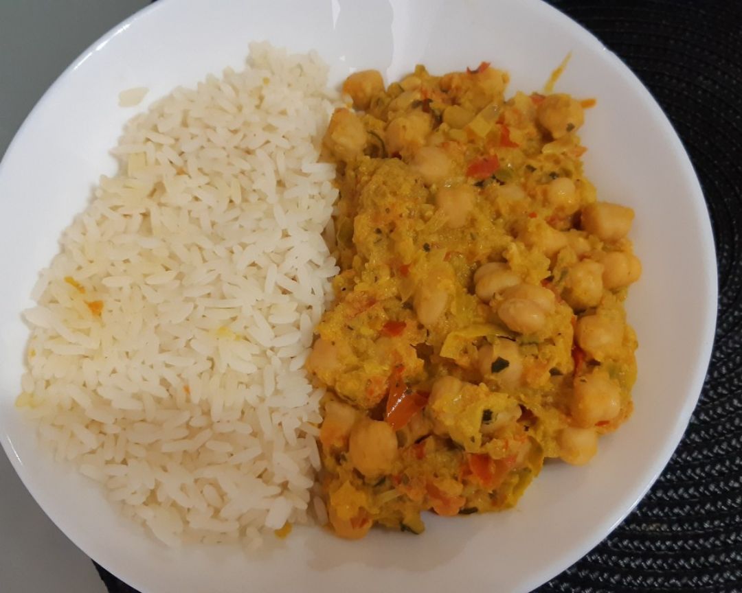 Curry de garbanzos rápido y fácil Curry de garbanzos rápido y fácil