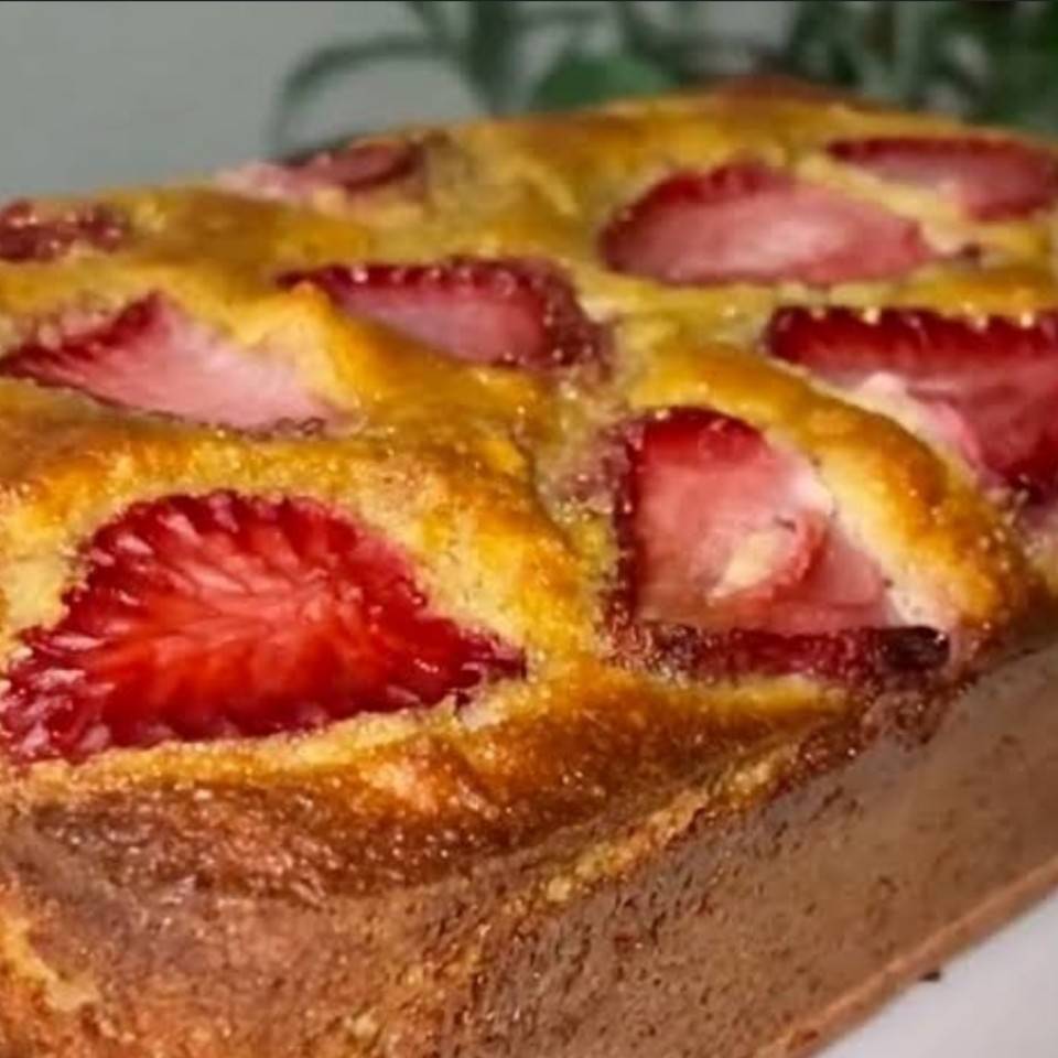 Bizcocho de avena con frutos rojos