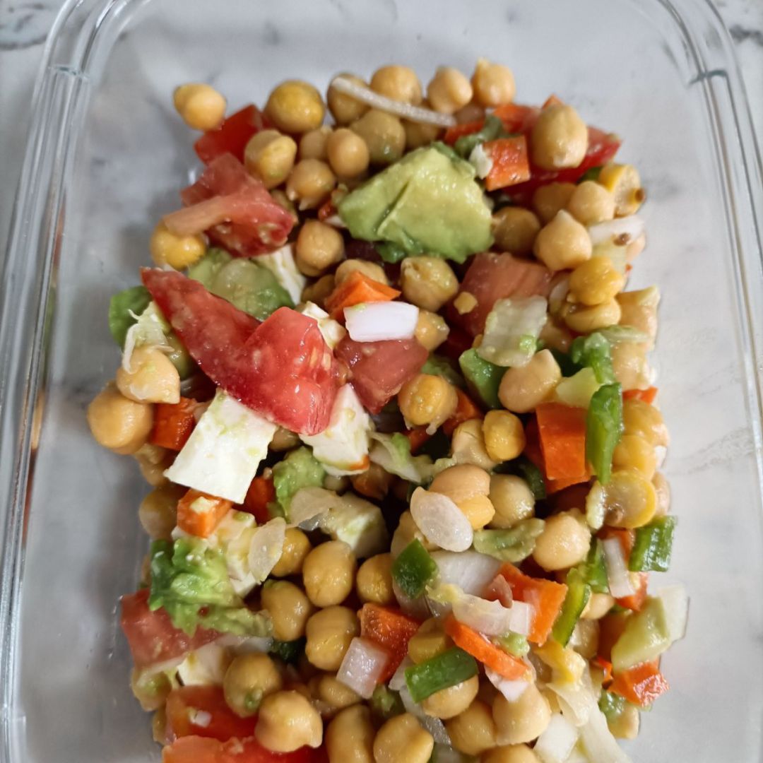 Ensalada de garbanzos con queso Ensalada de garbanzos con queso