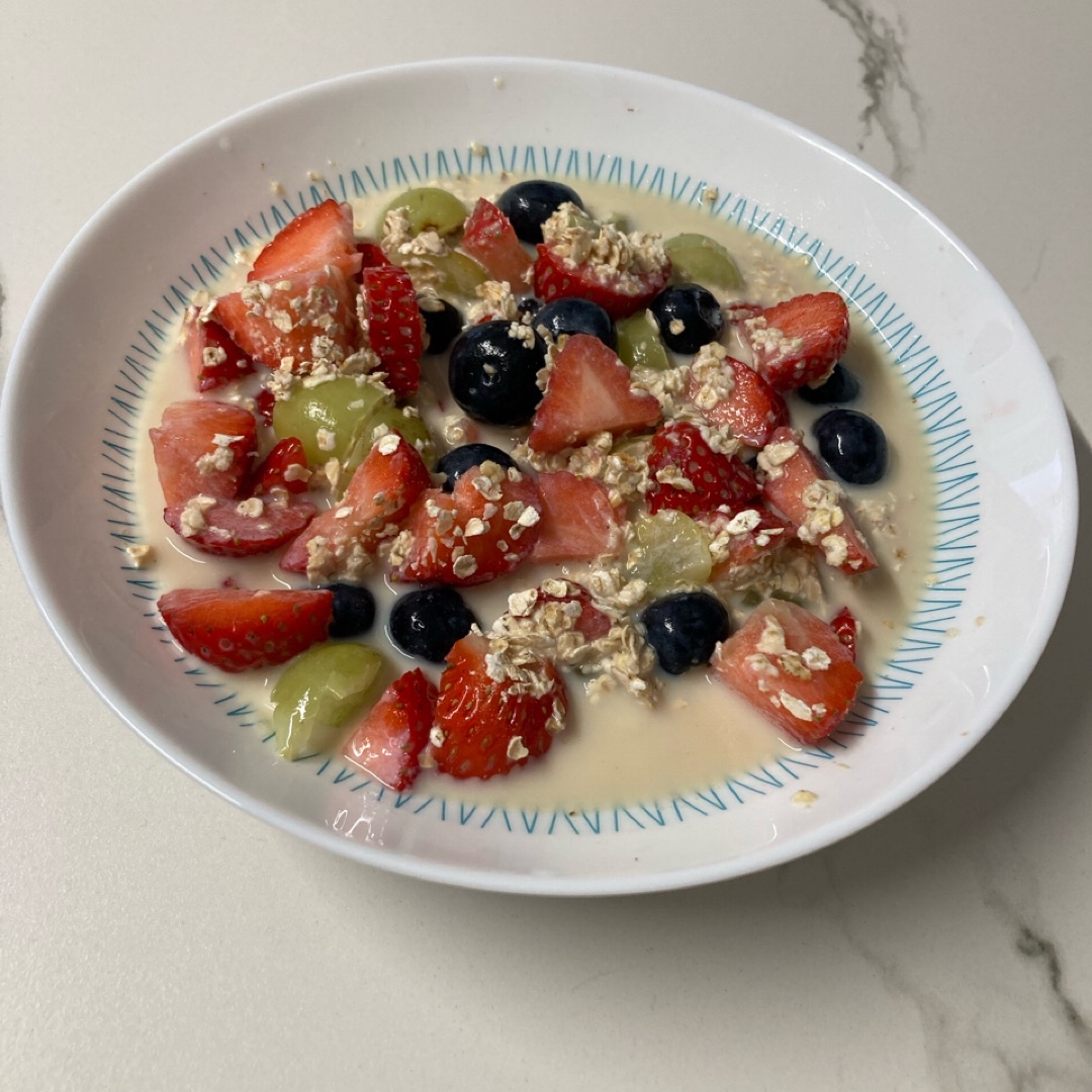 Bowl fruta y copos de avena Bowl fruta y copos de avena