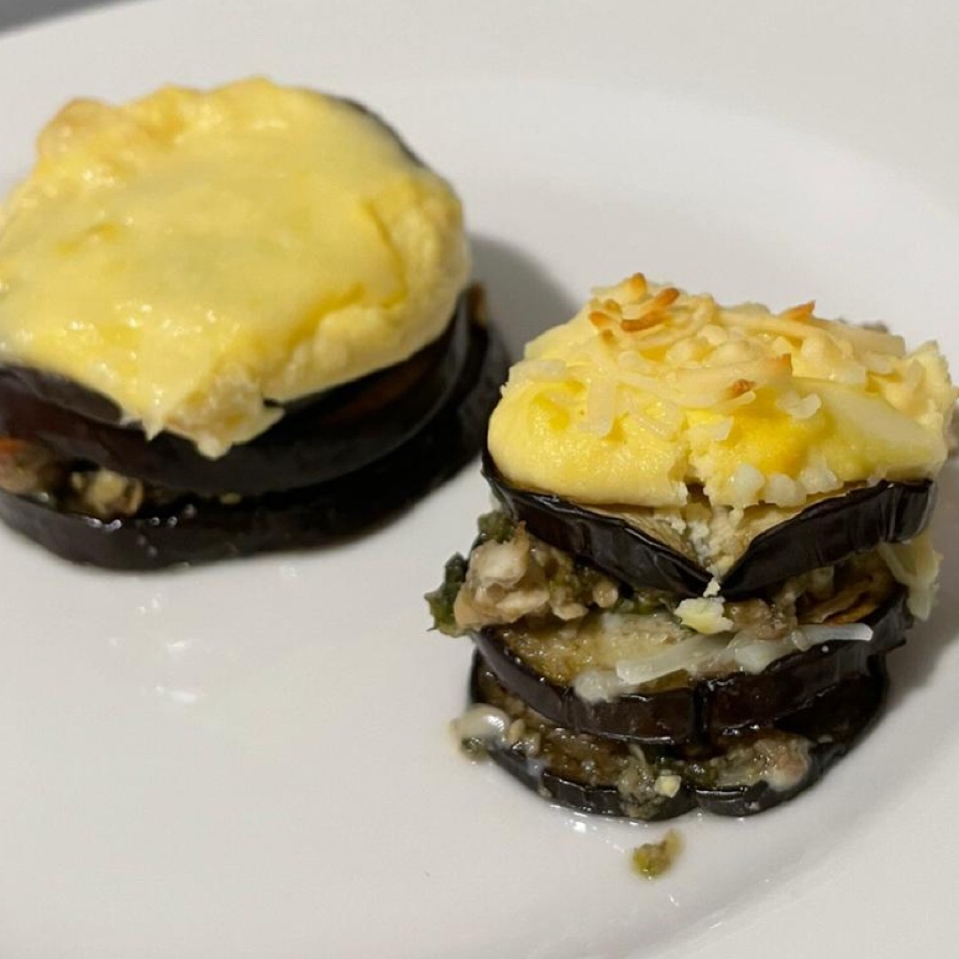 Montaditos de berenjena con falsa mahonesa Montaditos de berenjena con falsa mahonesa