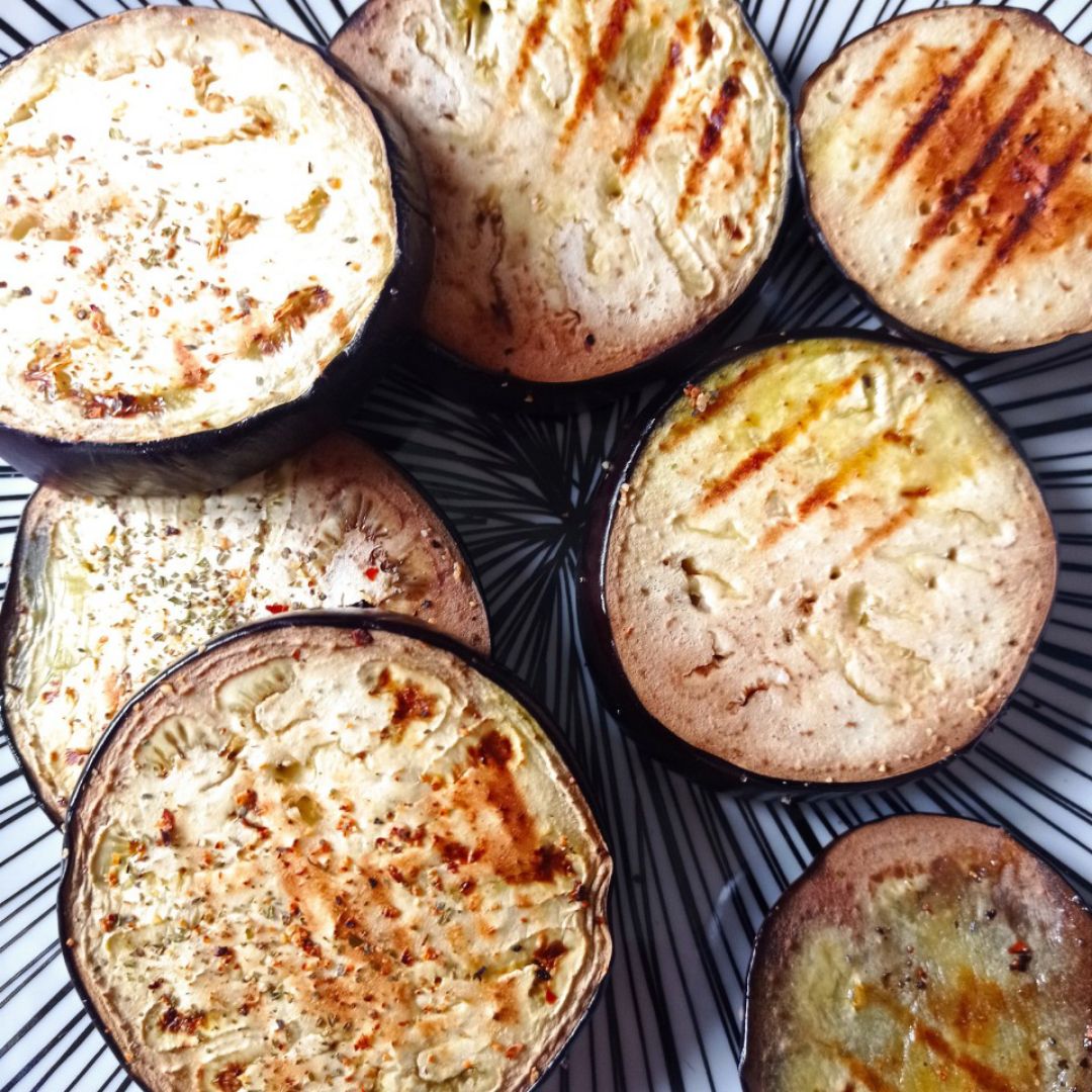 Torre 🏯 de berenjena 🍆 con shiitake y 🧀🐐 Paso 0 Torre 🏯 de berenjena 🍆 con shiitake y 🧀🐐 Paso 0