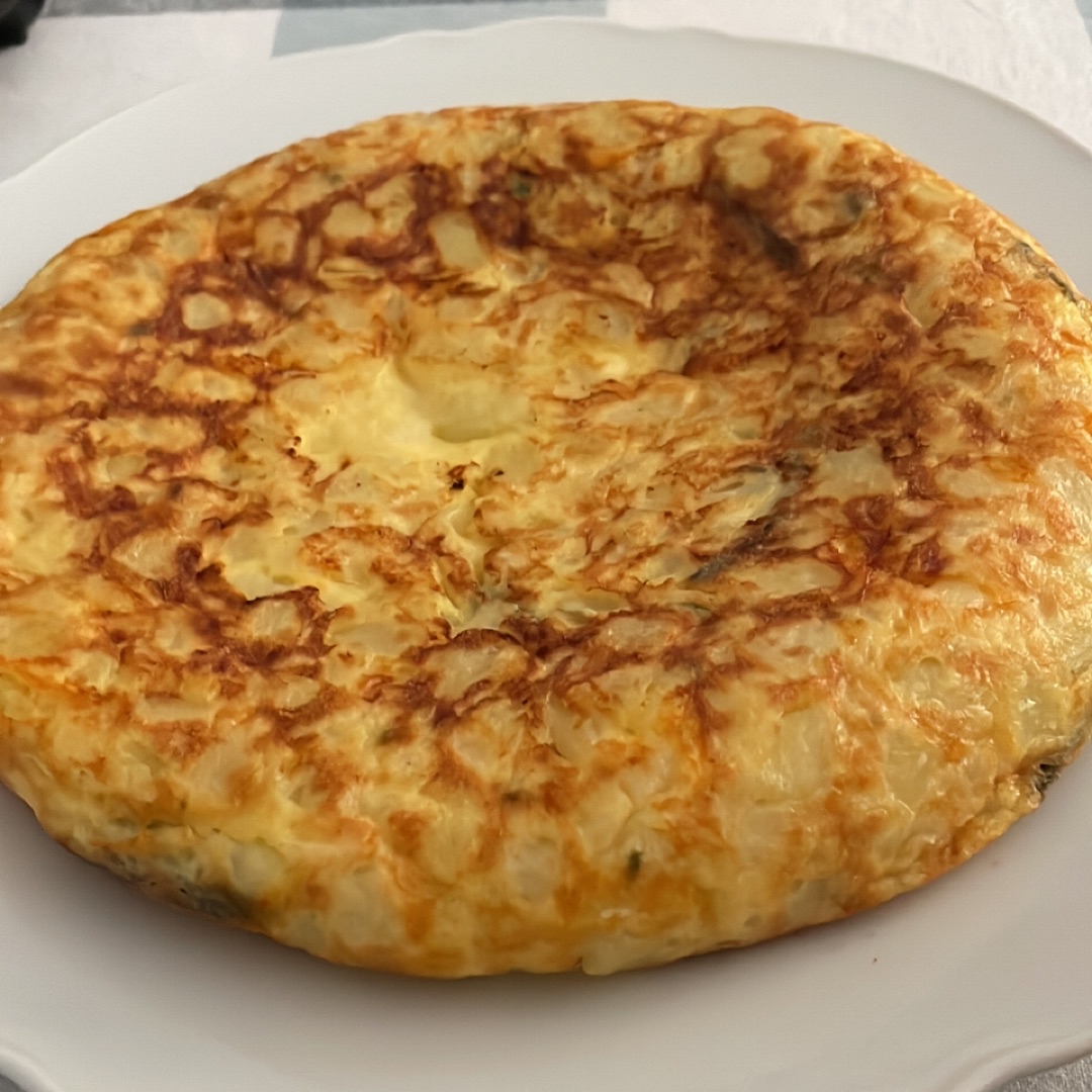 Tortilla de patatas con espárragos Tortilla de patatas con espárragos