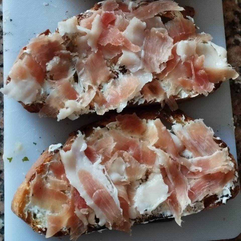 Tostas de jamón Tostas de jamón