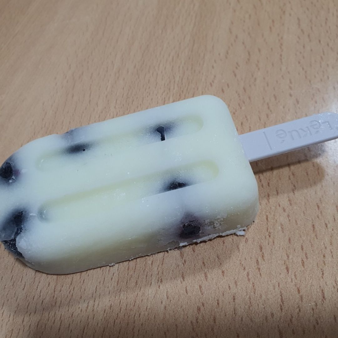 Helado de yogur y arándanos Helado de yogur y arándanos