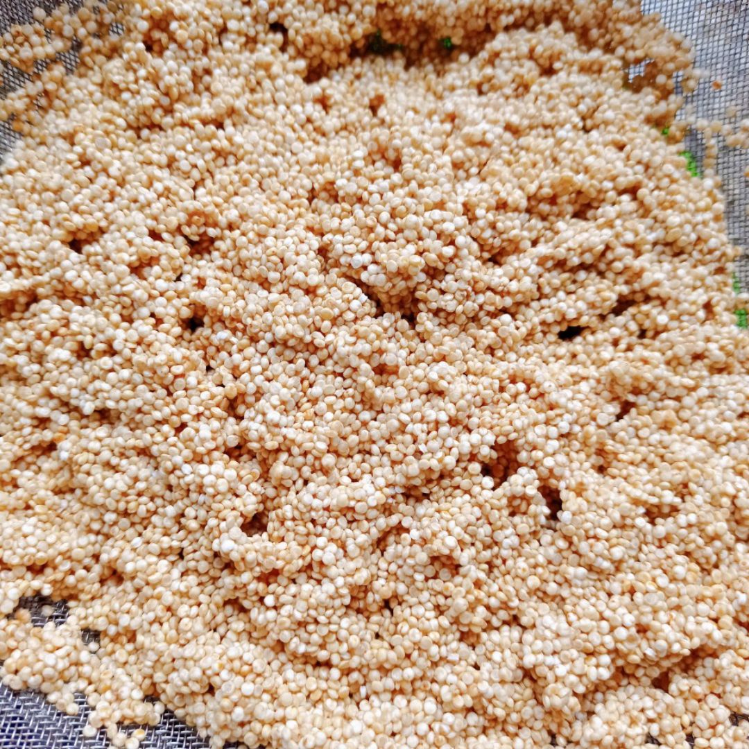 Risotto de quinoa con tomates secos en aove 🫒,🧀 🌿y aceitunas negras 💚 Paso 2 Risotto de quinoa con tomates secos en aove 🫒,🧀 🌿y aceitunas negras 💚 Paso 2