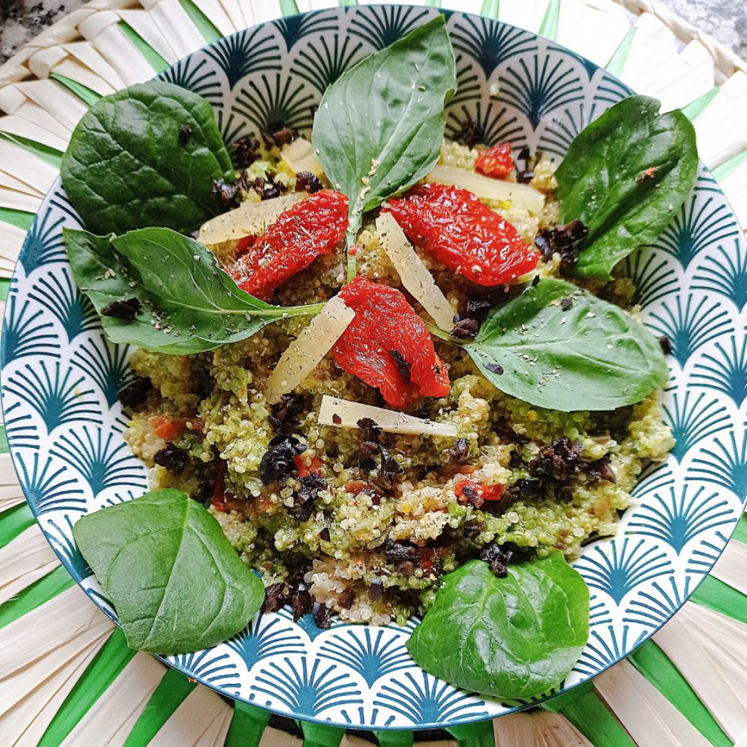 Risotto de quinoa con tomates secos en aove 🫒,🧀 🌿y aceitunas negras 💚 Paso 5 Risotto de quinoa con tomates secos en aove 🫒,🧀 🌿y aceitunas negras 💚 Paso 5