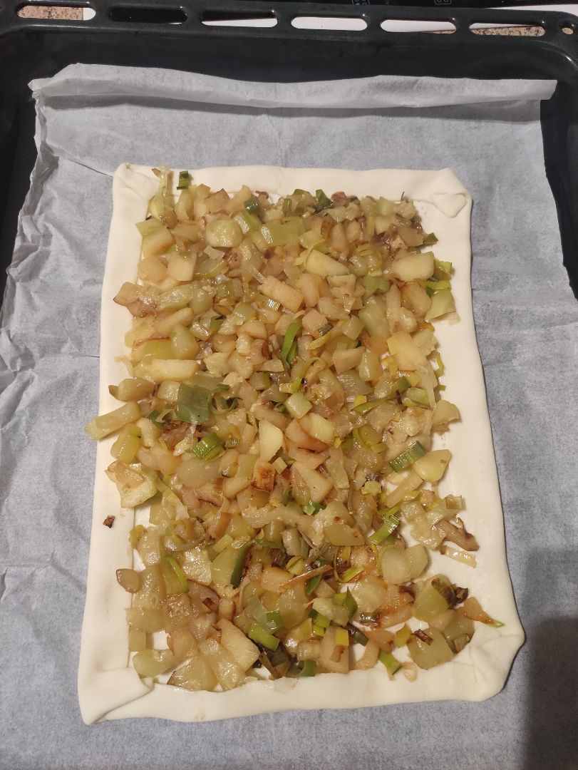 Tarta de puerro, calabacín y manzana. Paso 3 Tarta de puerro, calabacín y manzana. Paso 3