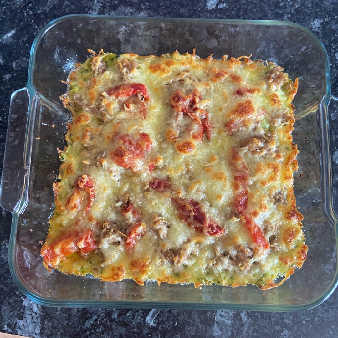 Pastel de brócoli zanahoria bonito y queso Pastel de brócoli zanahoria bonito y queso