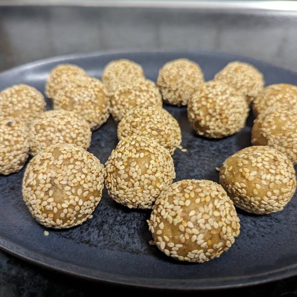 Snacks de avena,crema de cacahuete y sésamo Snacks de avena,crema de cacahuete y sésamo