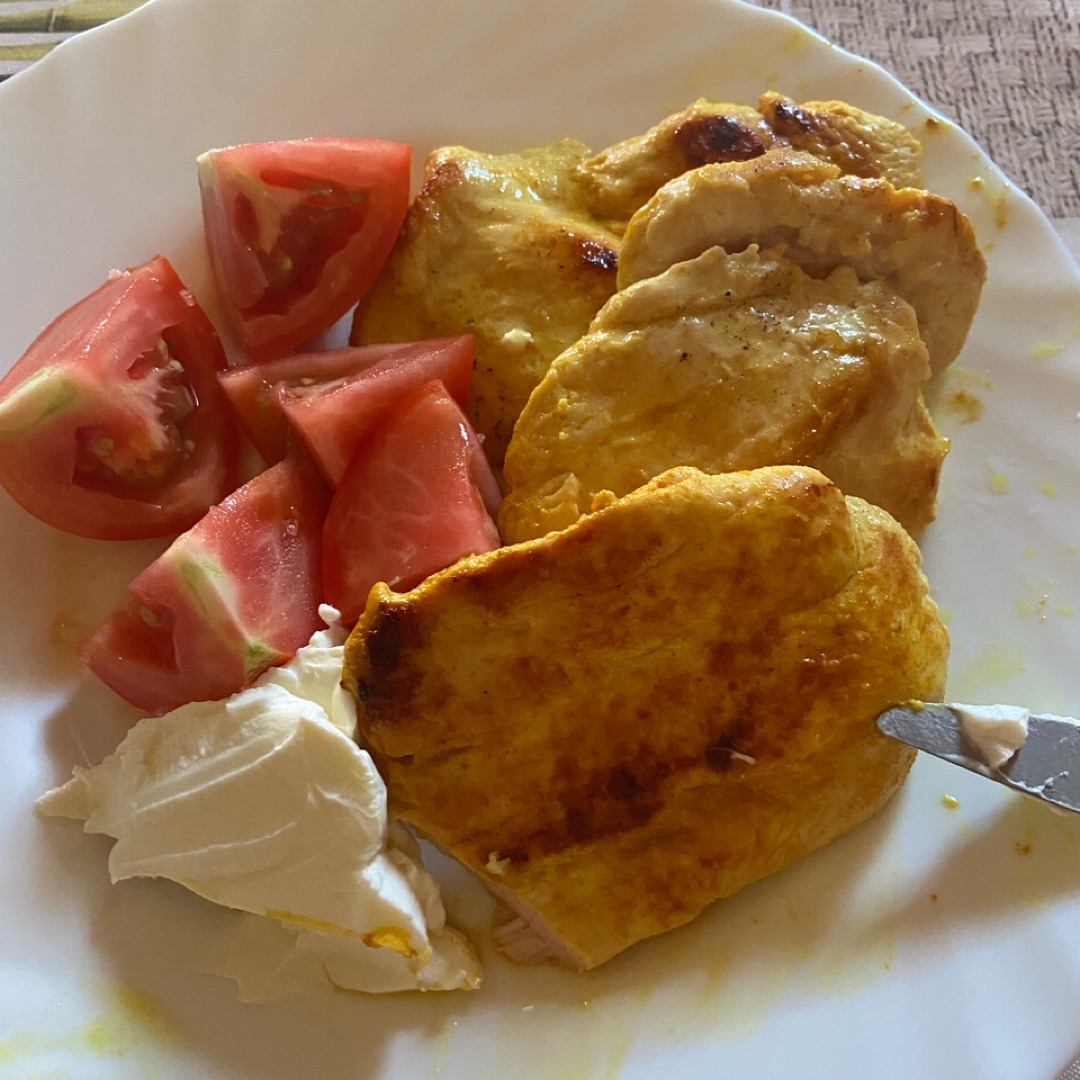 Pavo con tomate y queso