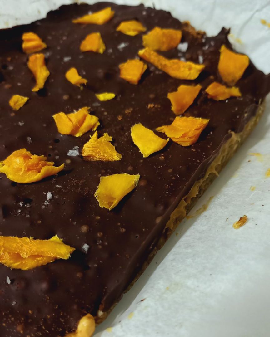 Barritas cremosas estilo reese's take 5 🍌🥜🍫🥭. Paso 3 Barritas cremosas estilo reese's take 5 🍌🥜🍫🥭. Paso 3
