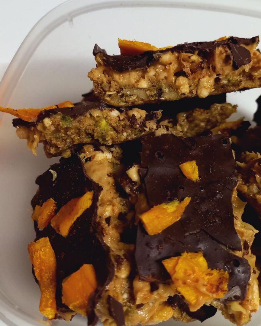 Barritas cremosas estilo reese's take 5 🍌🥜🍫🥭. Paso 4 Barritas cremosas estilo reese's take 5 🍌🥜🍫🥭. Paso 4
