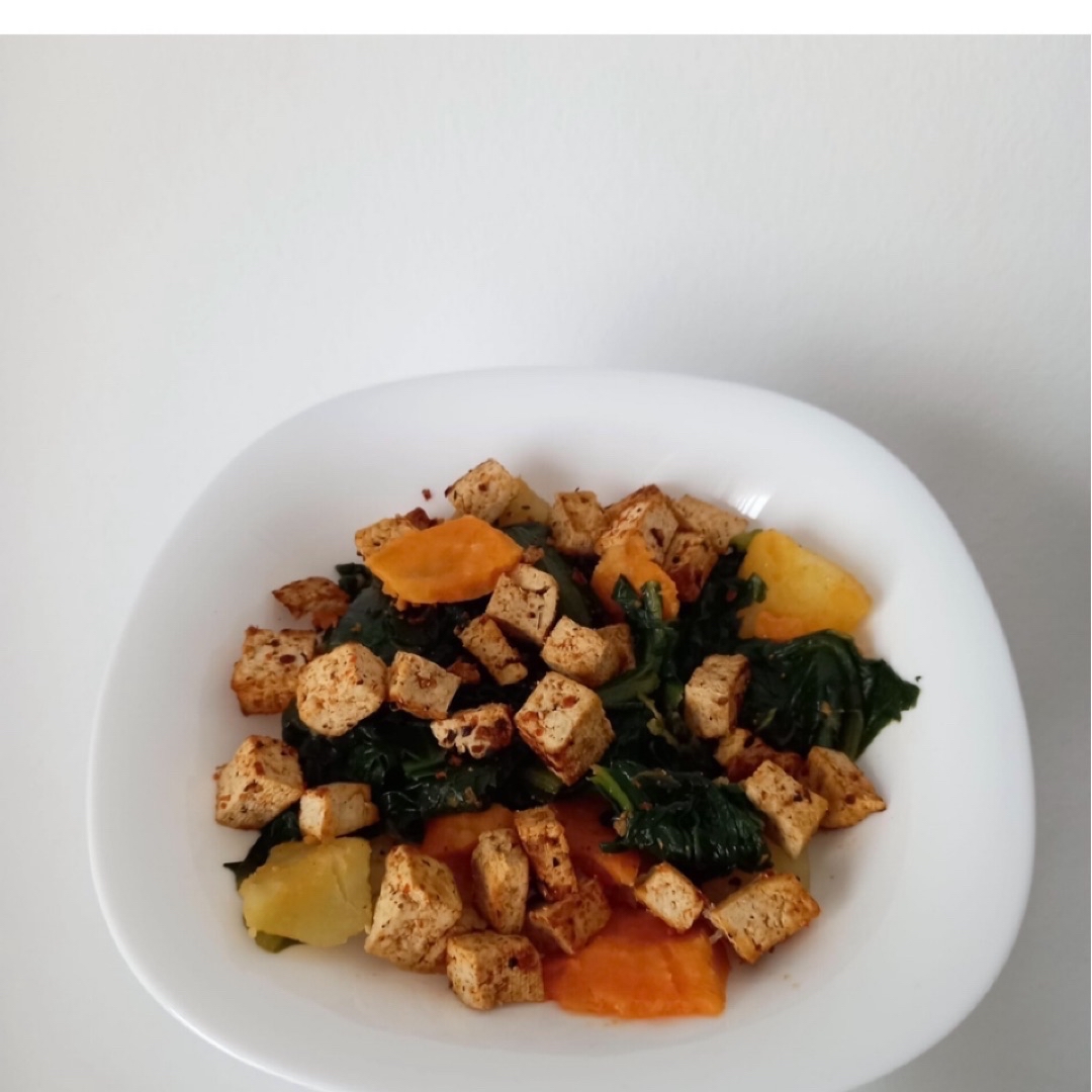 Acelgas con patata, batata y tofu al ajillo 🧄 Acelgas con patata, batata y tofu al ajillo 🧄