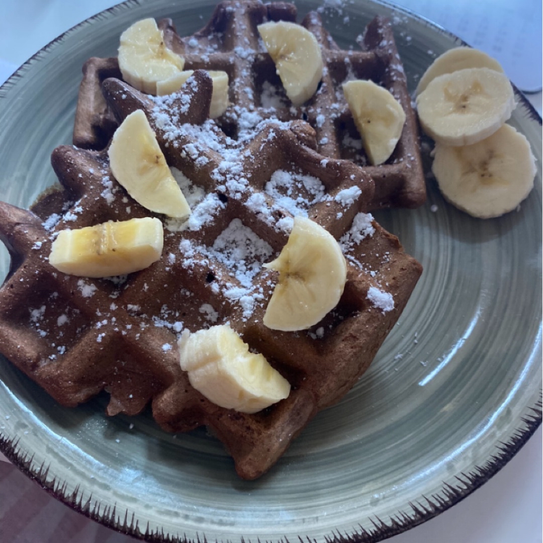 Gofres de avena y cacao y plátano Gofres de avena y cacao y plátano