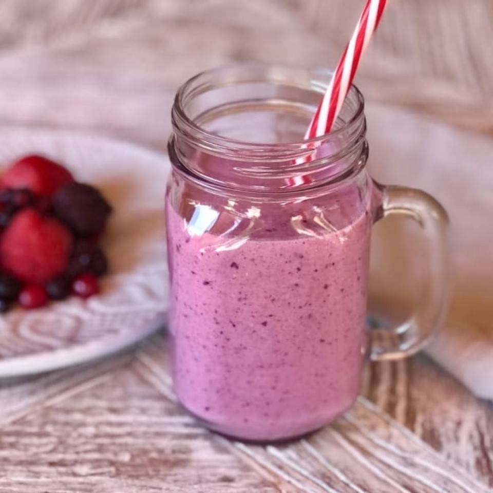 Batido de frutos rojos y proteína Batido de frutos rojos y proteína