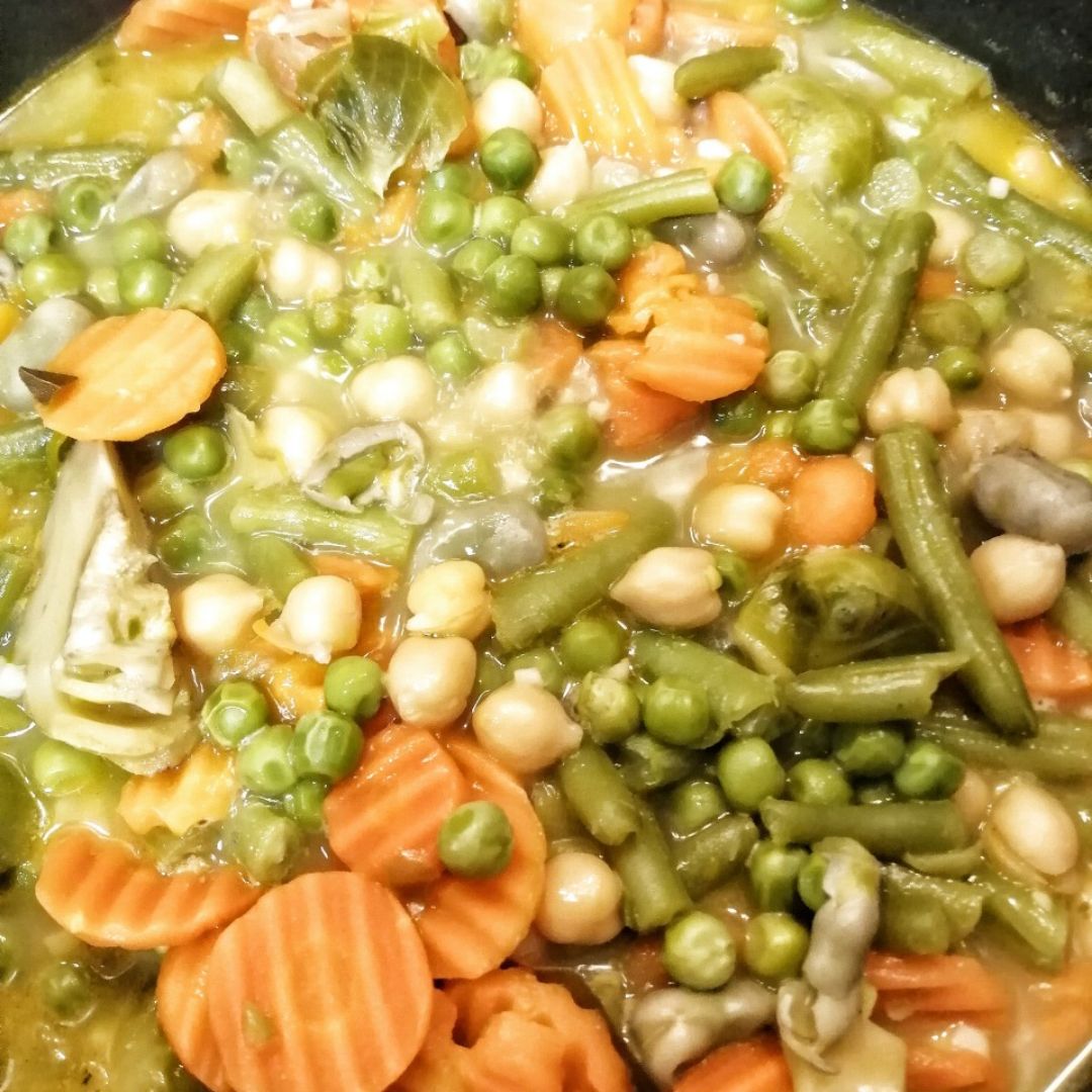 Estofado de garbanzos con menestra y huevo Paso 3 Estofado de garbanzos con menestra y huevo Paso 3