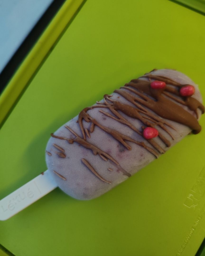 Purple icecream / Helados violeta. Purple icecream / Helados violeta.