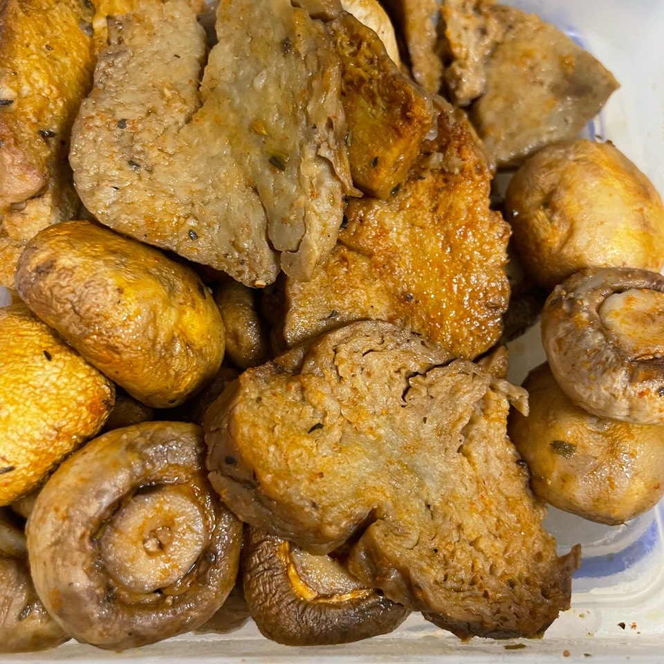 SEITÁN CON CHAMPIÑONES AL HORNO SEITÁN CON CHAMPIÑONES AL HORNO