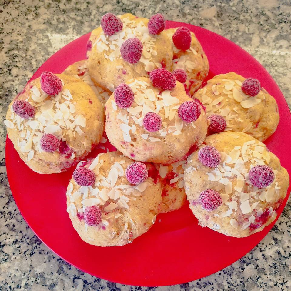 Bollitos rellenos de frambuesas y almendra 🫓