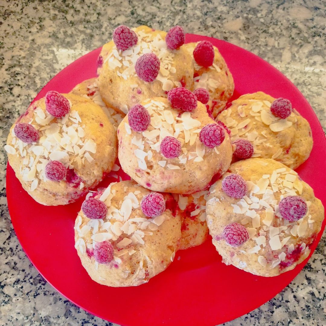 Bollitos rellenos de frambuesas y almendra 🫓 Paso 9 Bollitos rellenos de frambuesas y almendra 🫓 Paso 9