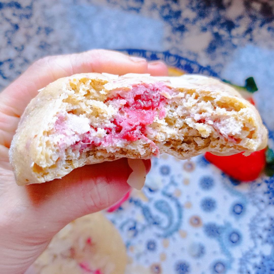 Bollitos rellenos de frambuesas y almendra 🫓 Paso 9 Bollitos rellenos de frambuesas y almendra 🫓 Paso 9