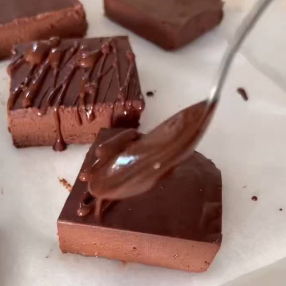 Pastel de chocolate dos ingredientes Pastel de chocolate dos ingredientes