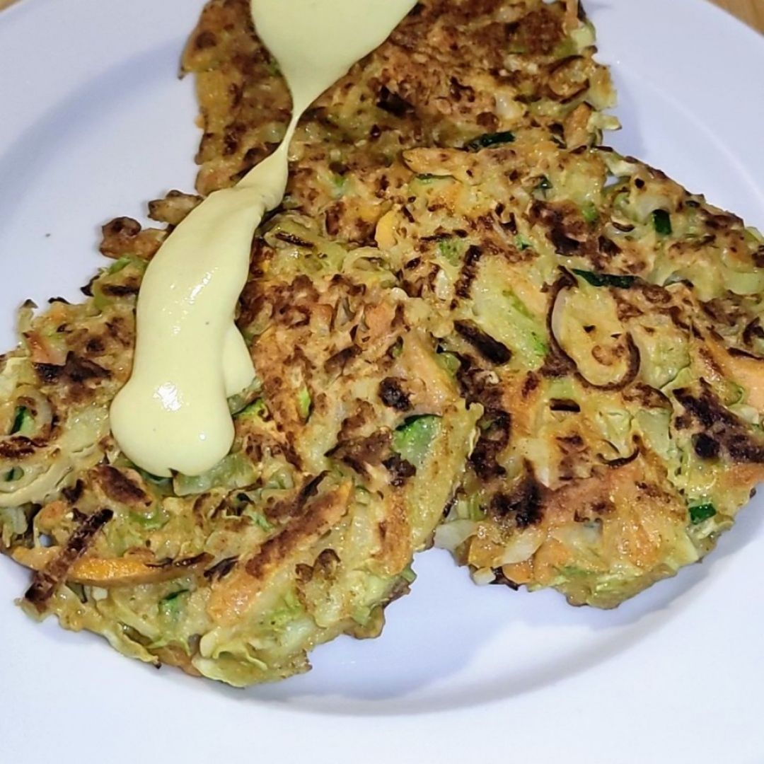 Tortitas de verduras con salsa de mostaza 