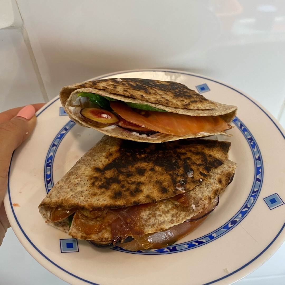 Quesadilla de jamón con higos Quesadilla de jamón con higos
