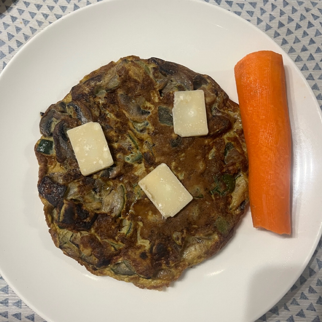 Tortilla de verduras con parmesano