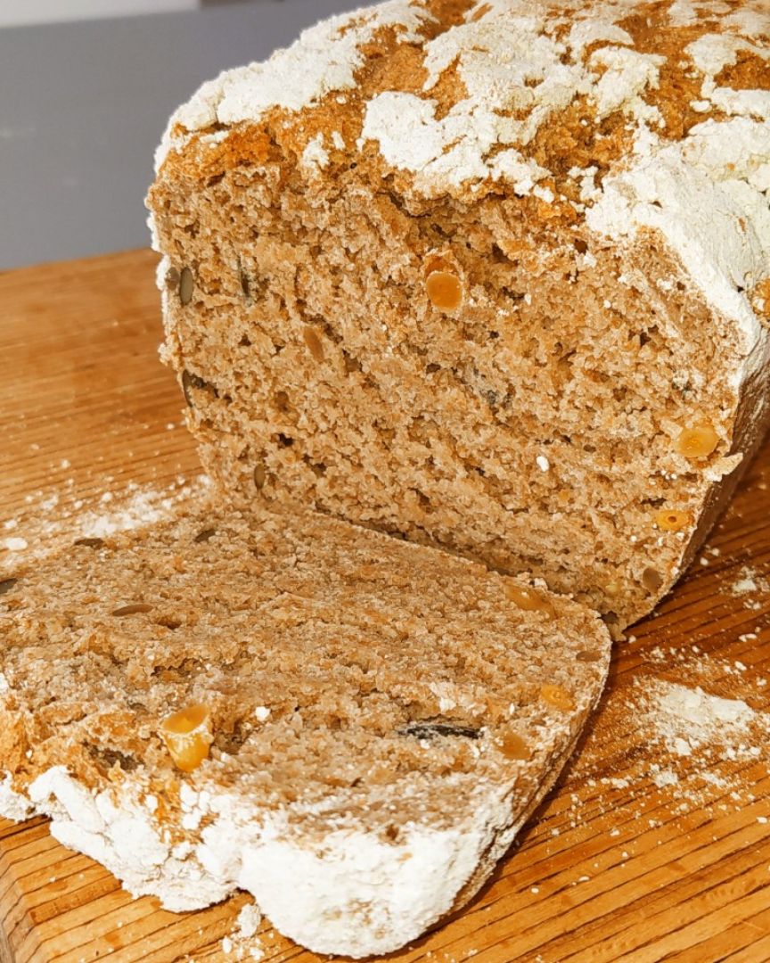 Pan de trigo sarraceno y trigo integral de espelta 