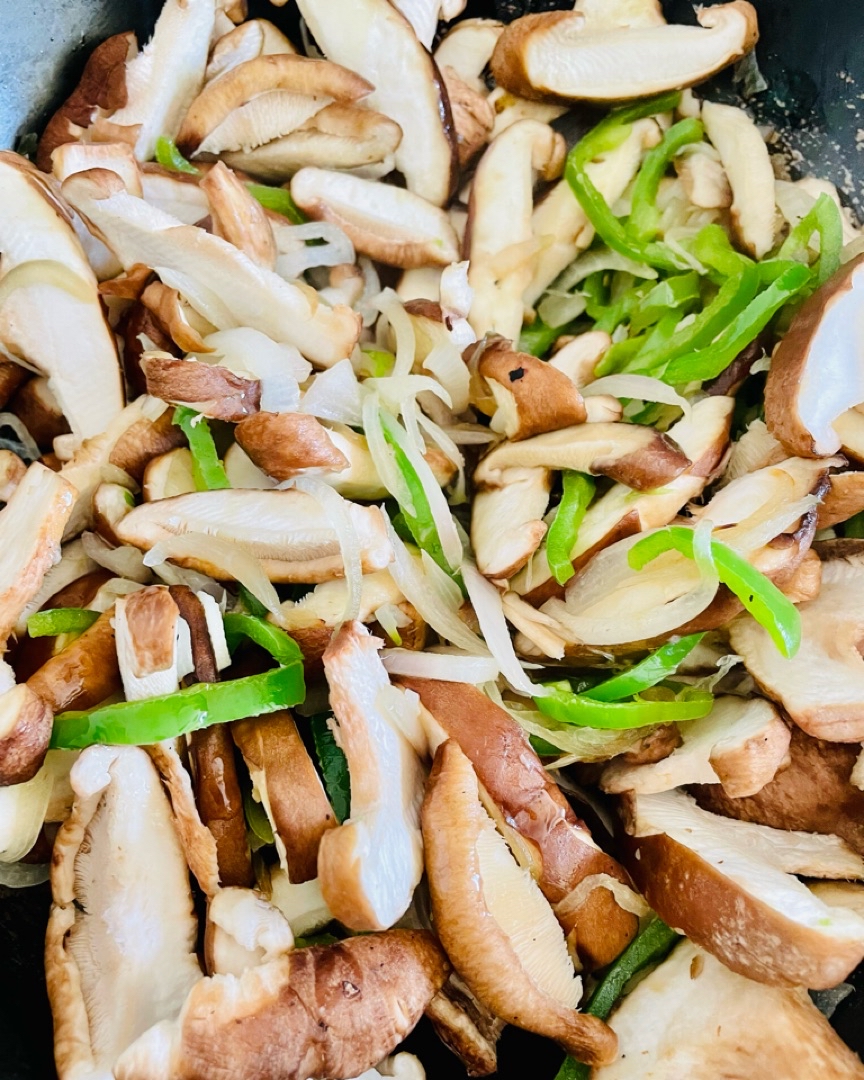 Arroz tricolor con salteado de verduras Paso 0 Arroz tricolor con salteado de verduras Paso 0