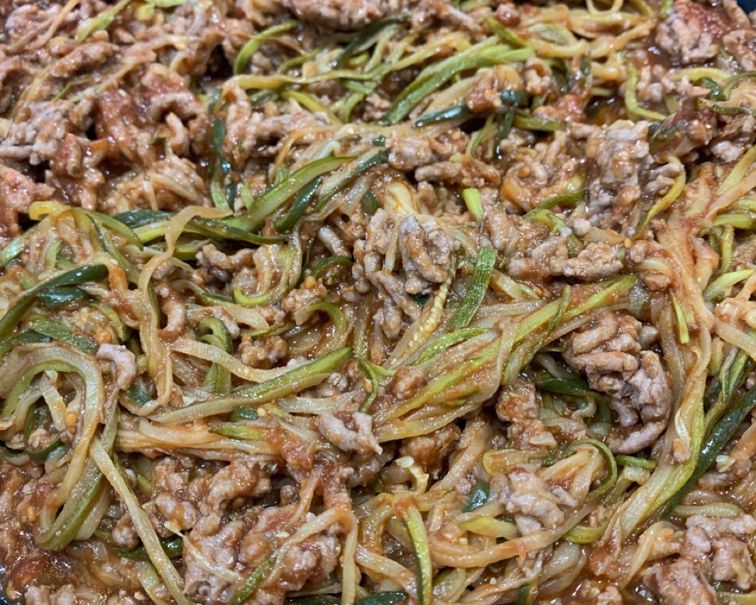 Espaguetis de calabacín a la boloñesa Espaguetis de calabacín a la boloñesa