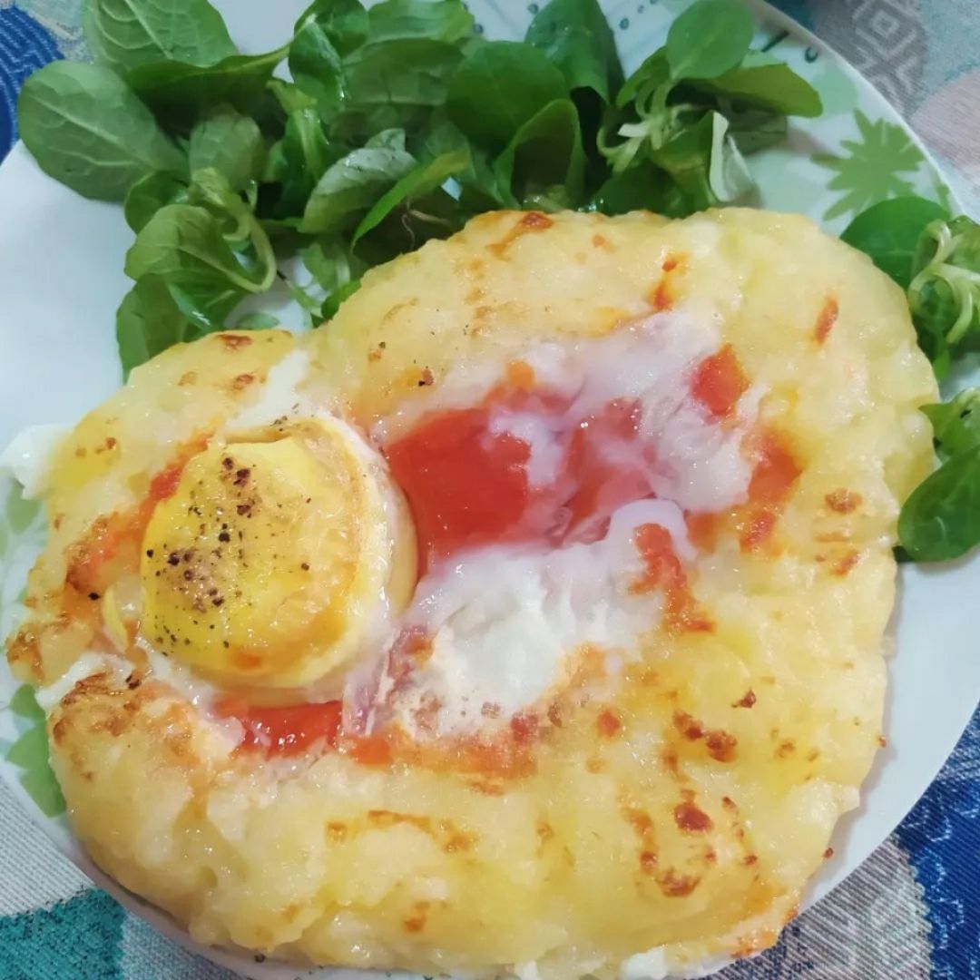 Nidos de puré con huevo en Air fryer