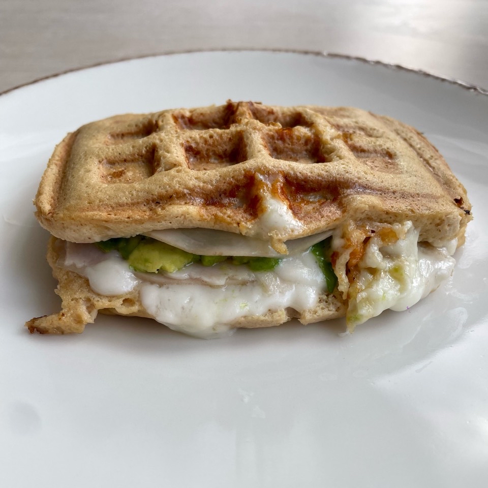 Sándwich pan de atún 