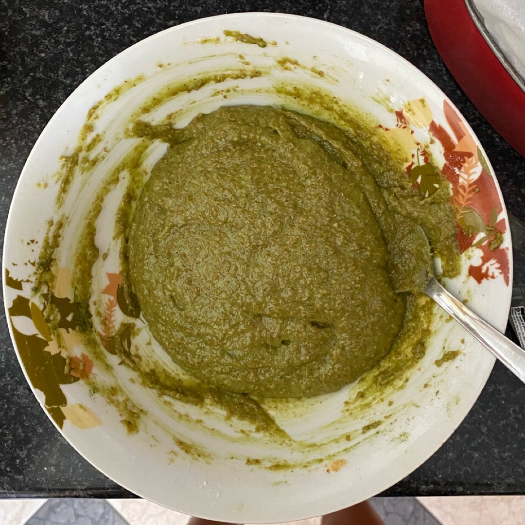 Matcha brownie con chocolate blanco Paso 1 Matcha brownie con chocolate blanco Paso 1