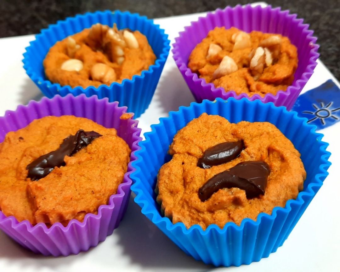 Magdalenas de zanahoria 🥕🍫🥜🧁 Magdalenas de zanahoria 🥕🍫🥜🧁