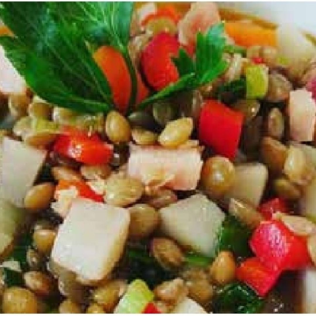 Guiso de lentejas + Ensalada verde Guiso de lentejas + Ensalada verde