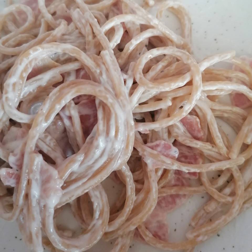 Espaguetis integrales carbonara Espaguetis integrales carbonara