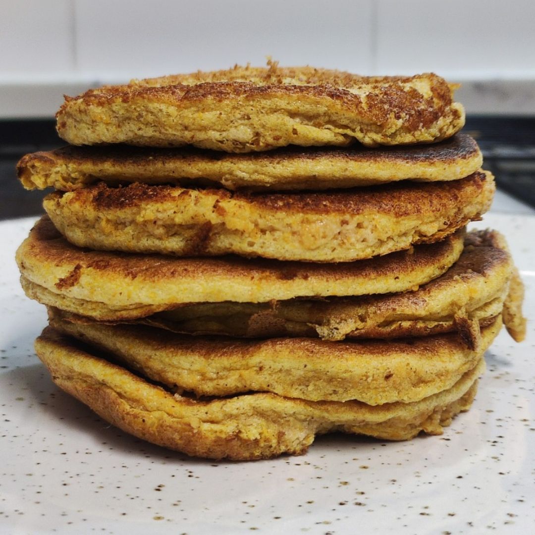 Tortitas de calabaza esponjosas 🎃☁️🥞 Tortitas de calabaza esponjosas 🎃☁️🥞