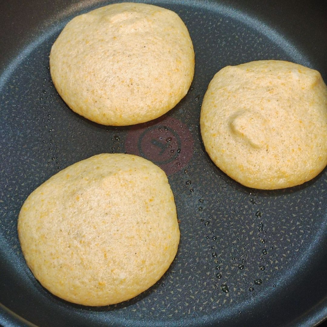 Tortitas de calabaza esponjosas 🎃☁️🥞 Paso 5 Tortitas de calabaza esponjosas 🎃☁️🥞 Paso 5