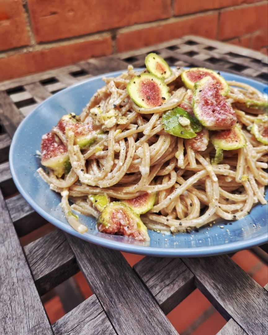 Pasta con crema de queso e higos 💘🌿 