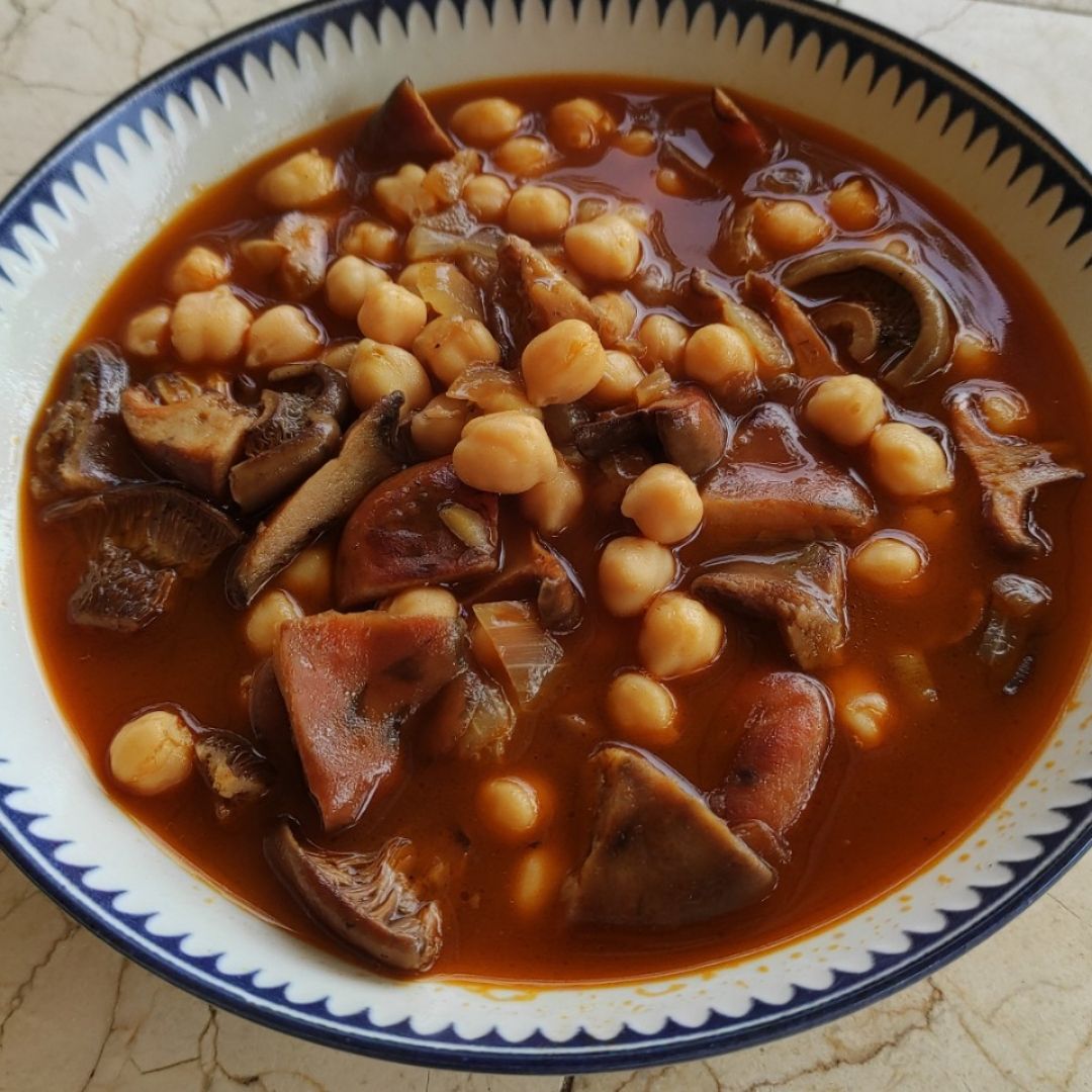 Garbanzos con robellones🍄 Garbanzos con robellones🍄