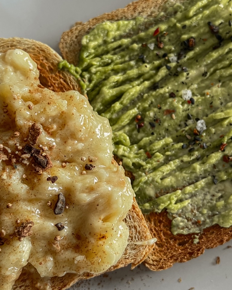 tostadas de aguacate y plátano tostadas de aguacate y plátano