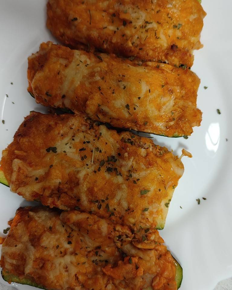 Calabacín relleno de atún Calabacín relleno de atún