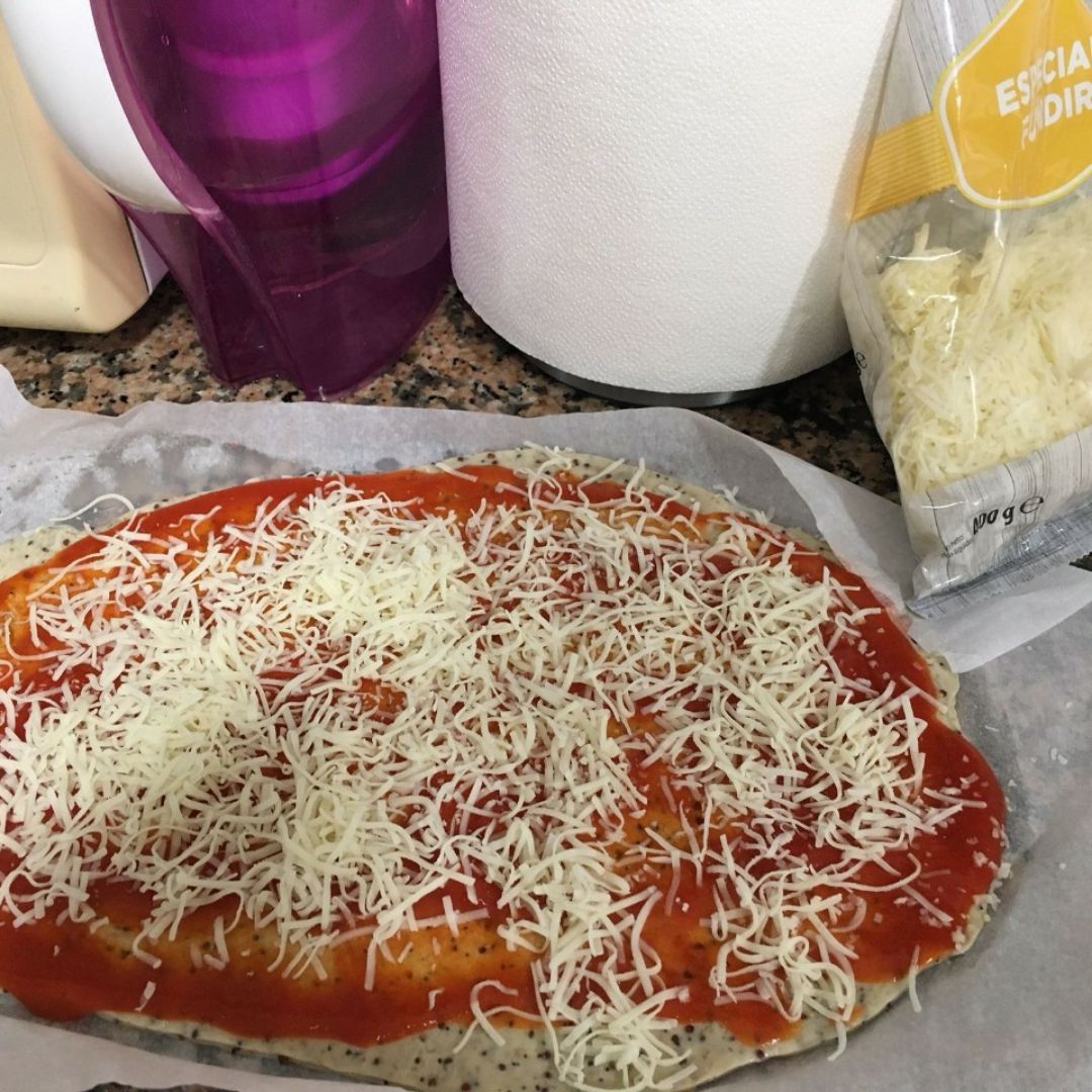 Pizza combinada ( receta inventada de mi padre y mía) Paso 1 Pizza combinada ( receta inventada de mi padre y mía) Paso 1