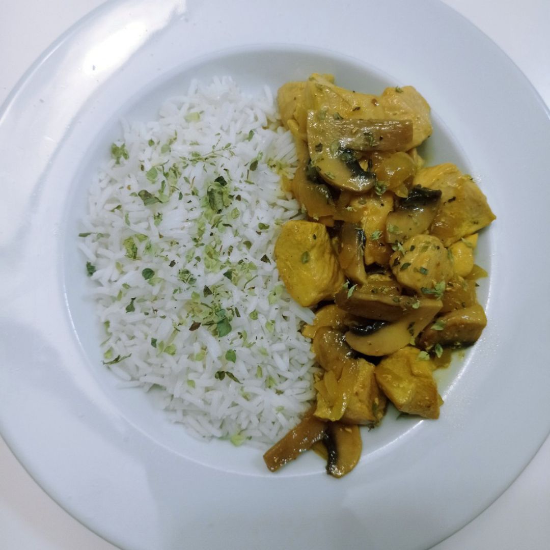 Pollo con verduras y arroz Pollo con verduras y arroz
