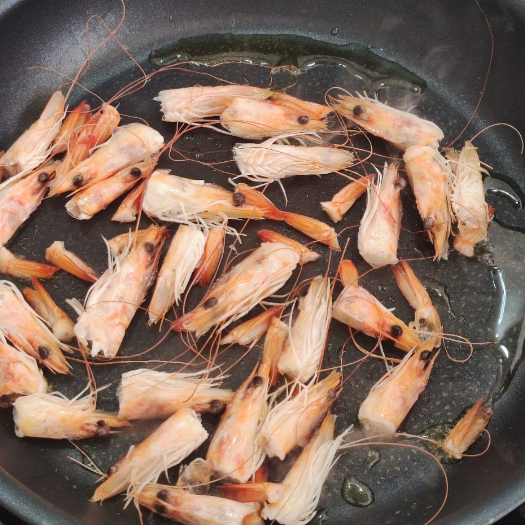 Alubias con langostinos y tomates cherry 🫘🦐🍅 Paso 1