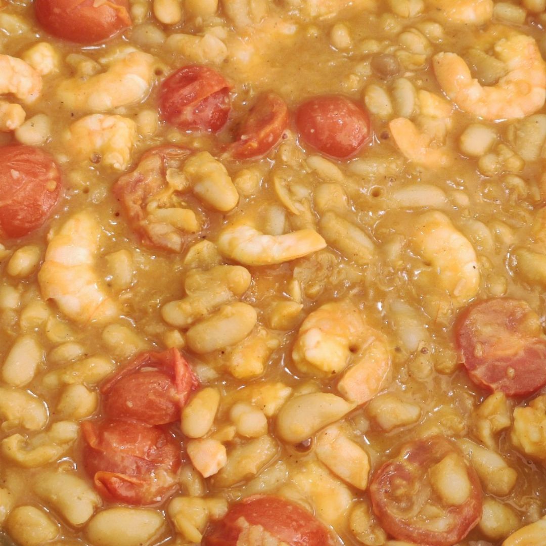 Alubias con langostinos y tomates cherry 🫘🦐🍅 Paso 6