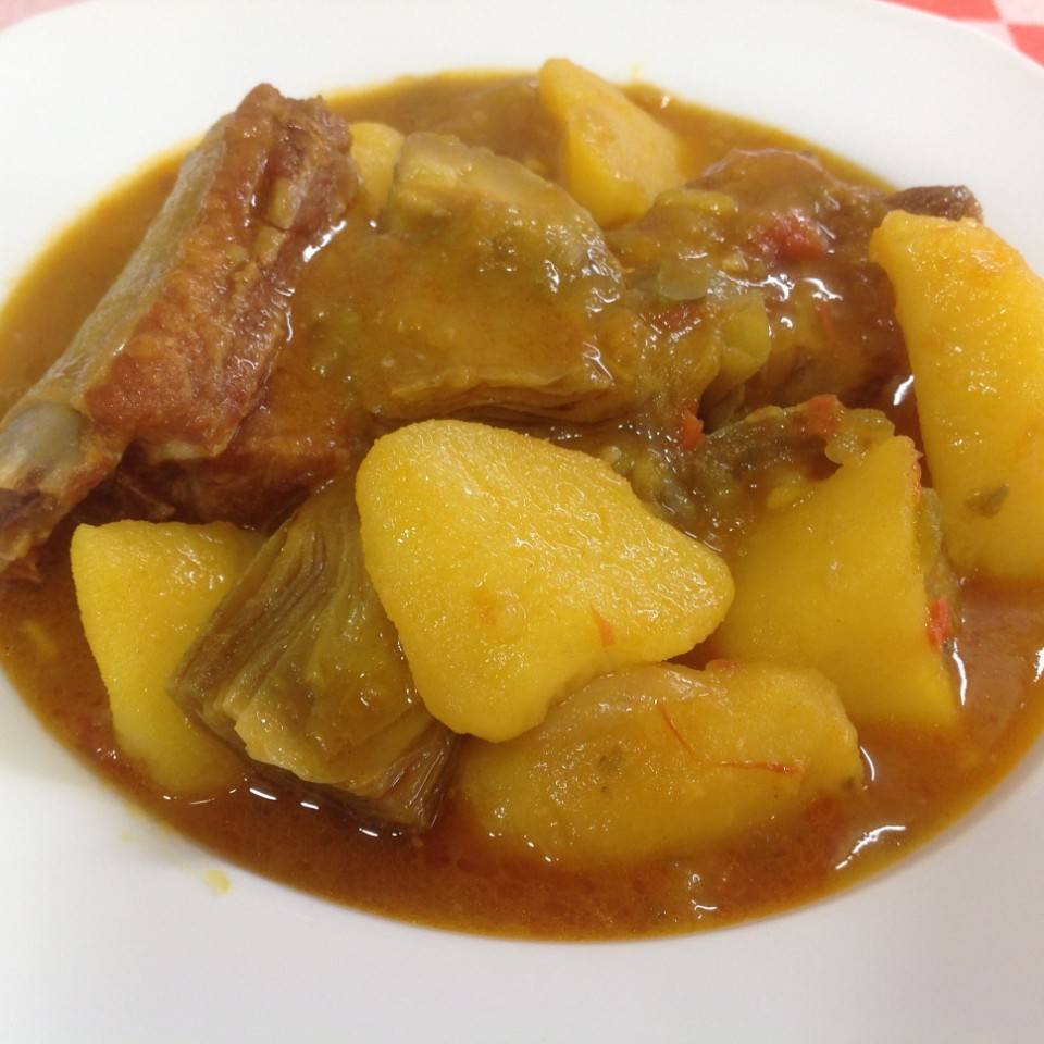Patatas guisadas con cosquillas y alcachofas Patatas guisadas con cosquillas y alcachofas
